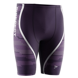 ชุดว่ายน้ำสำหรับผู้ชายที่ทนทานต่อคลอรีน พร้อมดีไซน์ยืดหยุ่นที่ได้รับการปรับปรุงและคุณสมบัติที่เพิ่มประสิทธิภาพเพื่อความสบายในการว่ายน้ำ - Product Image 4