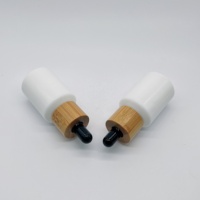 Botol Kaca Kualitas Tinggi untuk Kosmetik 30ml, Botol Toner/Oli Esensial Kaca Opal Putih Miring dengan Pipet Bambu Hitam