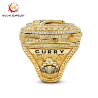 Anillo de Hip Hop Personalizado 2026 con Incrustaciones de Piedras Amarillas, Logotipo en Esmalte Negro, Joyería de Lujo Chapada en Oro para Hombre