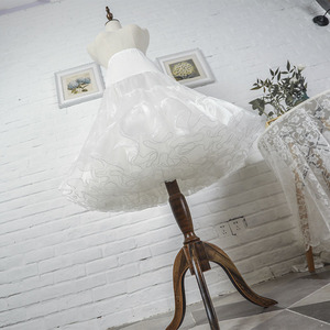Jupon Lolita blanc sans armature, jupe en tulle ajustable pour usage quotidien, collection Printemps 2025 ZT01 - Product Image 1