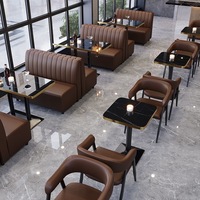 Ensemble de mobilier de restaurant et café sur mesure : table, chaises et banquette en pierre frittée pour bar commercial