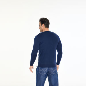 Pull en maille bleu roi à col en V pour homme, style décontracté chic avec épaulettes, manches longues - Product Image 6