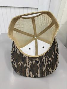 Gorra Trucker de Camuflaje con Logotipo Bordado Personalizado, Malla Trasera Ajustable, para Caza al Aire Libre y Ropa Urbana, OEM Vietnam - Product Image 2