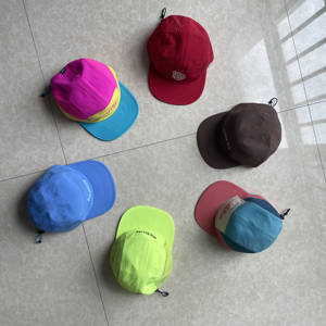 Casquettes de course réfléchissantes à 5 panneaux, non structurées, respirantes, à visière souple, personnalisées, en gros, OEM, Satisfy <span class=keywords><strong>Ciele</strong></span> Five - Product Image 1