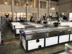 Nouveau profil de WPC/<span class=keywords><strong>PVC</strong></span> faisant la machine avec l'extrudeuse en plastique à vis jumelle - Product Image 4