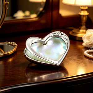 Art Palace - Dije de Plata 925 con Forma de Corazón, con Perla Mabe y Engaste de Circonitas, Regalo Romántico Unisex - Product Image 1