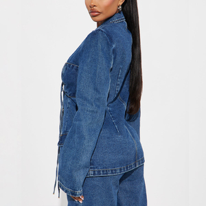 Blazer en jean pour <span class=keywords><strong>femme</strong></span> à nouer devant, revers crantés, taille ceinturée, délavage moyen, style shacket, Vêtements pour femmes, Vente en gros - Product Image 2