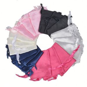 Bolsas de Terciopelo Satinado Plateado Suave Reciclables de 9*12cm para Empaque de Joyería de Boda y Regalos de Navidad para Baby Shower - Product Image 5