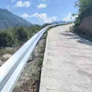 W Beam Highway Guard rail Fahrzeug <span class=keywords><strong>Crash</strong></span> Barrier Sicherheits barrieren für die Verkehrs sicherheit W Beam Guard rail Verkehrs sperre - Product Image 4