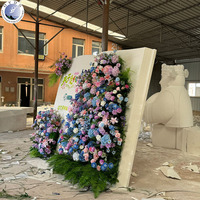 Sculpture de livre ouvert en fibre de verre sur mesure, célèbre sur Instagram, avec présentoir floral pour le printemps, pour centre commercial, parc, aire de jeux