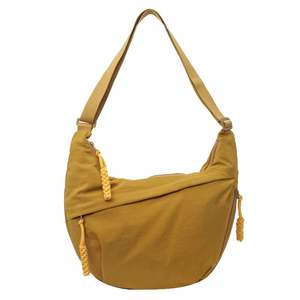 Bolso bandolera multifunción impermeable para teléfono móvil, personalizado, de nailon sólido, moderno, para mujeres y hombres. - Product Image 1