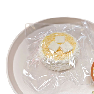 Juguete Antiestrés de Silicona de Grado Alimenticio con Forma de Pastel de Cumpleaños de Cereza, Textura Súper Suave - Product Image 5
