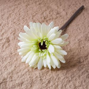 CallaFloral - Juego de 10 Flores Artificiales de Gerbera Blancas y Verdes Realistas para Decoración de Bodas - Product Image 3