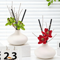 Diffuseur de parfum en céramique mate moderne, diffuseur d'huiles essentielles de luxe fait main avec fleurs, pour une décoration esthétique de la maison, cadeau
