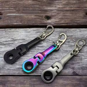 Clé à cliquet courte réglable de 10 mm, porte-clés de voiture en métal de luxe réversible avec option de logo personnalisé - Product Image 4