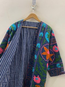 เสื้อแจ็คเก็ตผ้ากำมะหยี่ปักลายดอกไม้สไตล์ซูซานี ทำมือ เสื้อโค้ทยาวสำหรับฤดูหนาว สไตล์โบโฮ สำหรับผู้หญิง - Product Image 5
