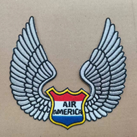 Logo personnalisé étiquette de vêtement brodé patchs de vêtements auto-adhésif Applique fer sur 3D dessin animé Designer patch de broderie