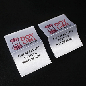 <span class=keywords><strong>Ava</strong></span> Venta al por mayor Coser en el centro personalizado Doblado Impreso Satén Camiseta Cuidado Instrucciones Etiquetas para ropa - Product Image 3