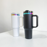 Gobelet isotherme laser 40 oz avec poignée, couvercle à paille, revêtement poudré arc-en-ciel sous le gobelet, gobelet plaqué miroir arc-en-ciel 40 oz