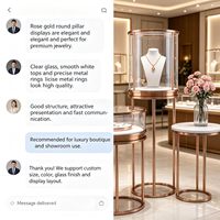 Vitrine à bijoux durable et écologique avec éclairage LED, construction en verre et bois massif, personnalisable pour les magasins de détail