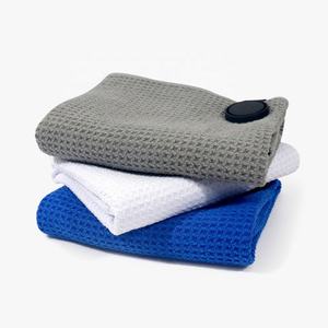 Logotipo personalizado impreso fuerte magnético N45 Toalla de golf 40*40 Diseño de tejido de gofres para limpiar y limpiar el producto - Product Image 4