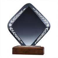 Trophée en cristal personnalisé avec logo gravé et impression UV couleur pour récompenses des employés exceptionnels et commémoration des réunions annuelles