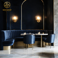 Ensemble de mobilier de luxe en velours bleu marbré pour hôtels, salons de thé et restaurants : canapé, table et chaises, banquette pour l'hôtellerie