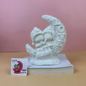 Figurines en vinyle PVC blanc faites à la main, poupées fluides, art créatif DIY, figurines en vinyle 3D irrégulières mignonnes de style dessin animé pour cadeaux de récompense - Product Image 1