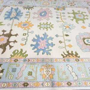 Tapis noué à la main en laine de Nouvelle-Zélande écologique, motif floral vintage persan pastel, à poils moyens, avec envers en coton - Product Image 2