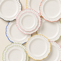 Assiettes de présentation en céramique ondulées vintage, base blanche avec bord festonné rouge, vaisselle pour mariage, fête, décoration de la maison
