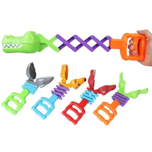 制造商搞笑鳄鱼伸缩手玩具塑料益智锻造机械手玩具