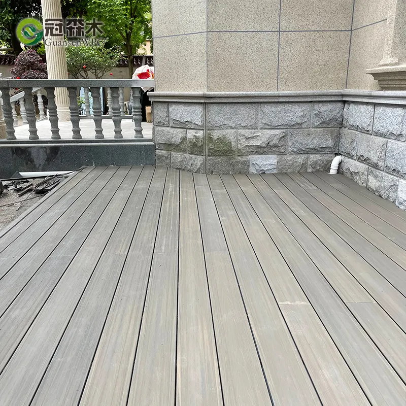 Nuovissimo stampo di estrusione per recinzione decking titolo wpc deck produttori di huzhou zhejiang