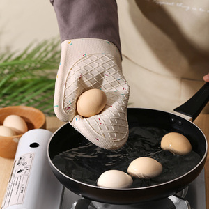 Kitchen Checkered Cotton Silicone Oven Mitts 29 Cm Heat Resistant Non Slip For Baking - Product Image 5