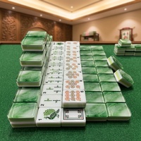 Dés en acrylique marbré malachite et jade vert, design de luxe chinois moderne dragon paon, conception personnalisée pour poker et divertissement