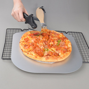 Juego de Cortador y Pala para <span class=keywords><strong>Pizza</strong></span> Plegable de 12 Pulgadas con Mango de Madera y Aluminio Premium - Product Image 3