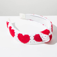 Nieuwe aanwinst: gebreide haarelastiek met hartjesprint voor Valentijnsdag, haaraccessoires voor dames