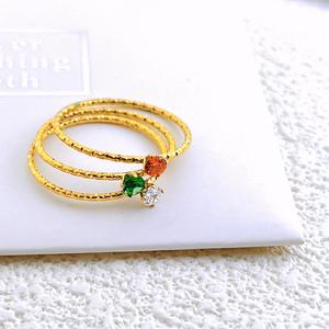 Anello placcato in oro 18K da 1mm <span class=keywords><strong>con</strong></span> strass in cristallo color smeraldo strass regalo di nozze per amanti delle donne <span class=keywords><strong>anelli</strong></span> - Product Image 3