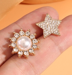 Sang Trọng Kim Cương Hoa Hình Trâm Hidden Ngọc Trai Nút Sao Ve Áo Pins Với Vô Hình An Toàn Khóa Kim Loại Chân Mạ - Product Image 5