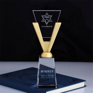 รางวัลถ้วยรางวัลคริสตัลแก้วสลักโลโก้ฟรีราคาถูกแบบกำหนดเองขายดีที่สุดสำหรับโป๊กเกอร์ ทีวี ภาพยนตร์ และดารา - Product Image 5