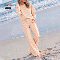 Ensemble de pyjama rayé personnalisé avec logo, col rond, manches longues, pantalon ample à cordon de serrage, style vacances, vêtements de détente pour femmes
