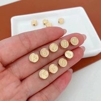 Vente directe en gros de perles lettres de l'alphabet de A à Z, breloques, perles initiales plaquées or, accessoires de bijoux
