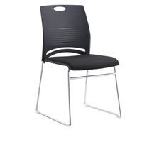 Chaise de bureau ergonomique personnalisée à succès avec structure en PP, base en acier et dossier en maille, style chaise de direction, en stock