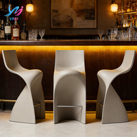 Tabourets de bar et chaises de salle à manger modernes, personnalisés, durables, en fibre de verre, écologiques, pour la maison, le bureau, les hôtels, les appartements, les salons