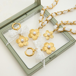 Floral Geometric <b>Pearl</b> Lace <b>Necklace</b> <b>Set</b> Gold Women's Everyday Wear Jewelry - Product Image 4