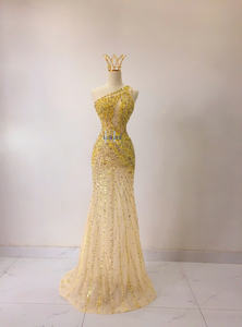 Vestido de Noche de Lujo para Mujer, Estilo Sirena, Sin Mangas, Asimétrico, de Seda, con Pedrería de Alta Gama - Product Image 5