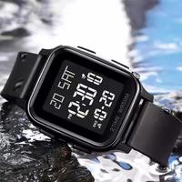 NYY Herren Digital-Sportuhr mit Weichem Silikonarmband Wasserdicht Wecker Modischer Trend Verstellbares Band