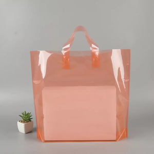 Bolsas de Compras Reutilizables con Asas de Plástico <span class=keywords><strong>Transparente</strong></span> <span class=keywords><strong>Grueso</strong></span>, Impresión de Logotipo Personalizado, MOQ de 100 Piezas para Boutiques de Cosméticos y Tiendas de Ropa - Product Image 4