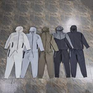 Мужской хлопковый спортивный костюм с капюшоном - Product Image 1