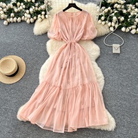Femmes été robe mi-longue Design de mode manches bouffantes col en v solide décontracté luxe diamants Vintage rétro fête