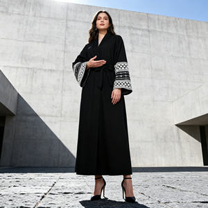 Vestido Abaya de Primera Calidad, Hecho a Medida, Elegante y de Estilo Moderno para Mujeres Musulmanas, para Ocasiones Especiales - Product Image 2